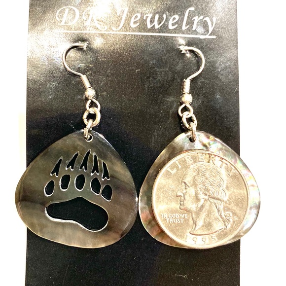 COPY - 🐻 Hand crafted Bear Paw Earrings (Shell) - Picture 4 of 4